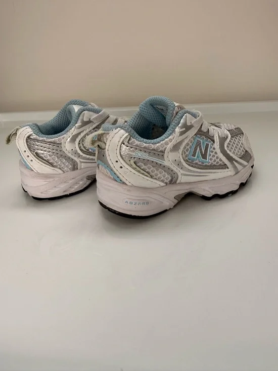 New Balance Kids Silver and Light Blue Athletic Sneakers size 4C - Picture 6 of 7